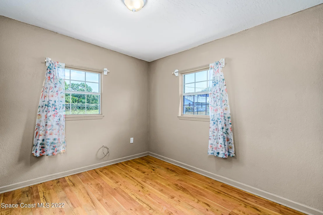 Photo of 1861 Trimble Road