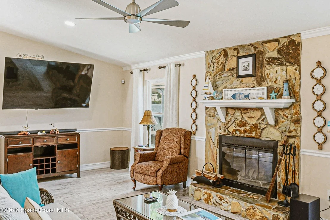 Photo of 413 Orlov Road NW