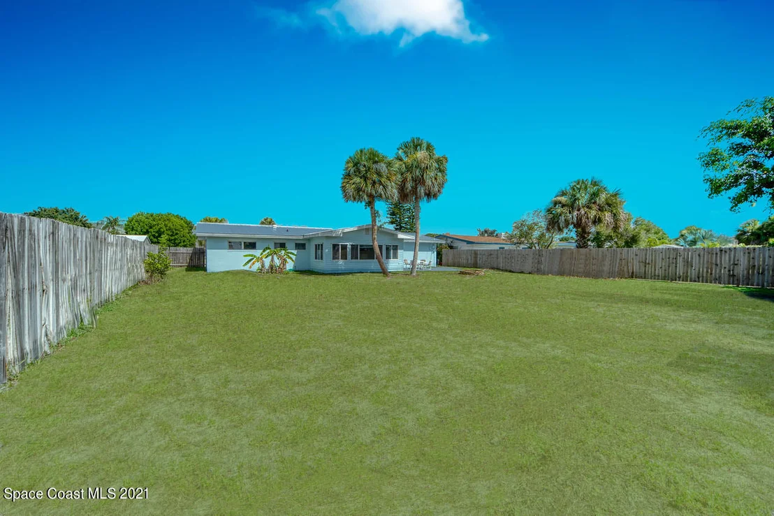 Photo of 1215 Pinetree Drive