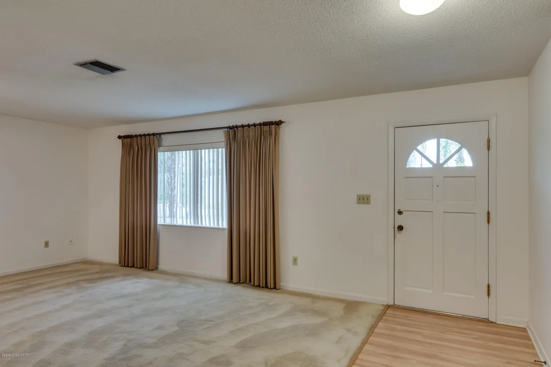 Photo of 385 Yuma Drive