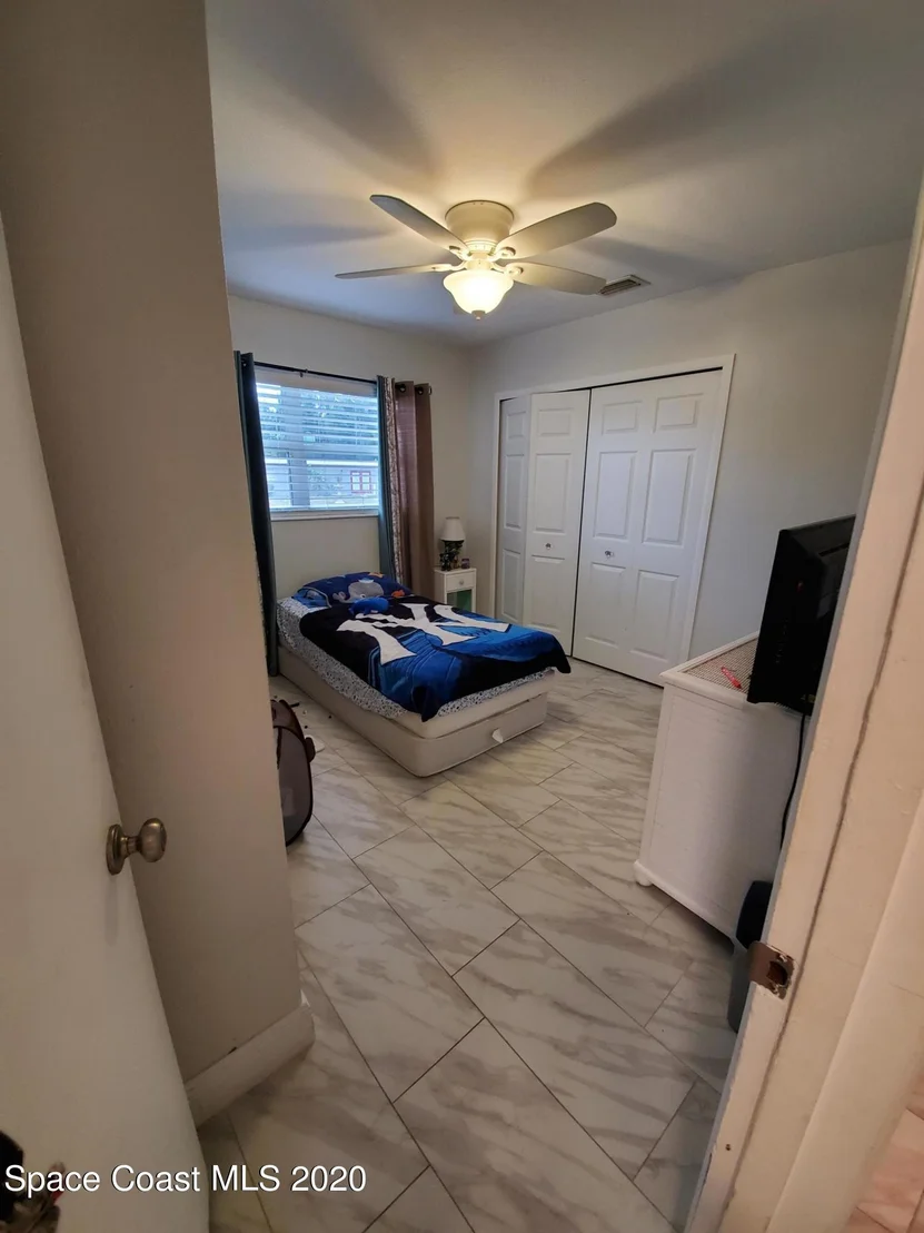 Photo of 1088 Cabot Drive NE