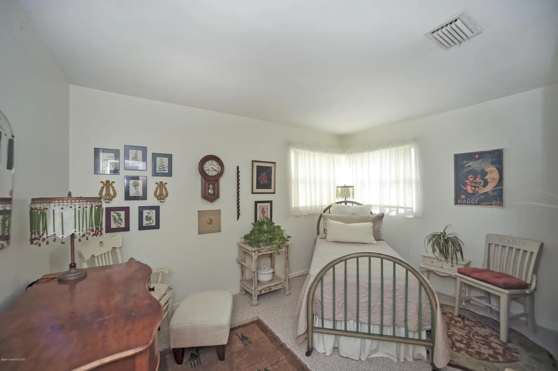 Photo of 664 Comanche Avenue