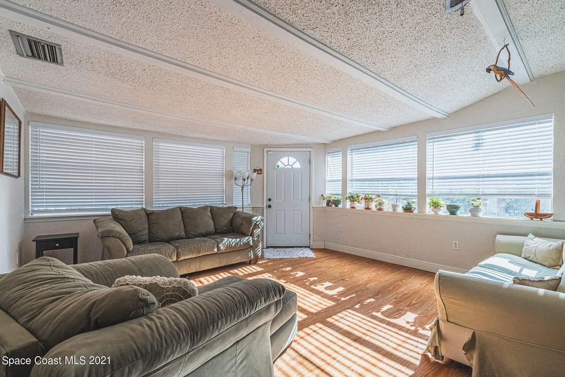 Photo of 1545 Echo Drive