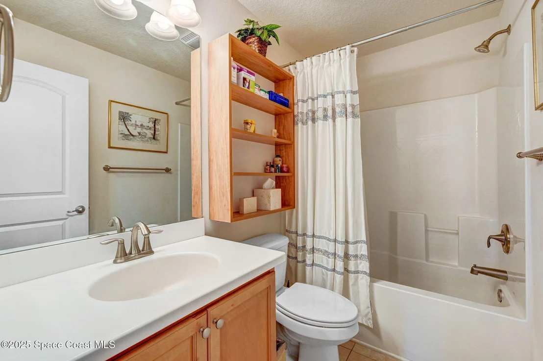 Photo of 2074 Botanica Circle