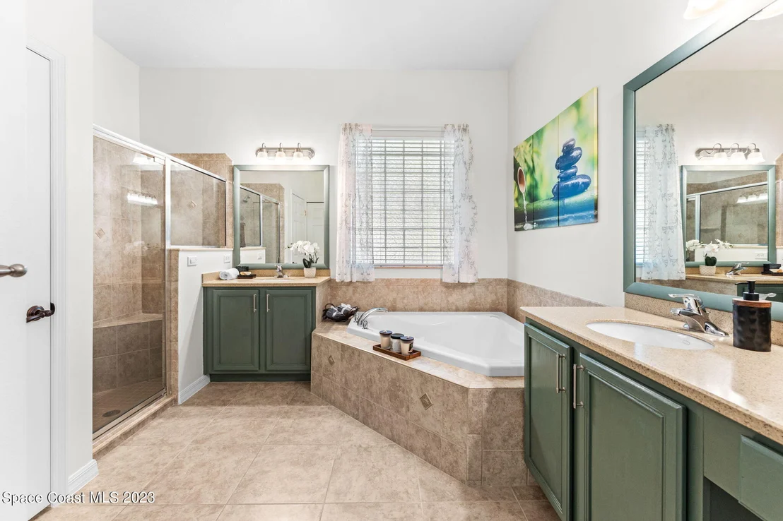 Photo of 2275 Botanica Circle