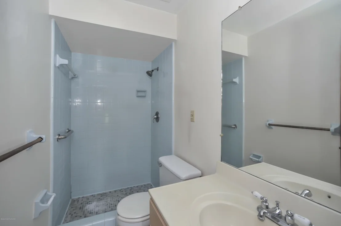 Photo of 797 James Circle NE