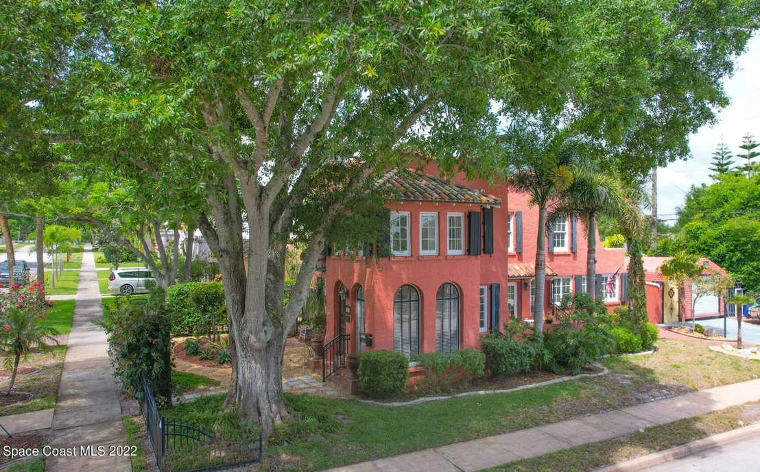 Photo of 102 Valencia Road