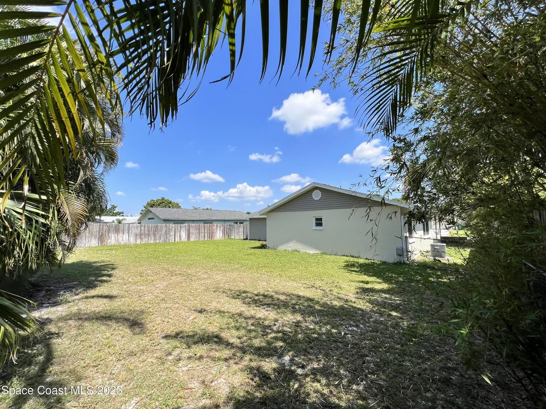 Photo of 2879 Lancaster Road