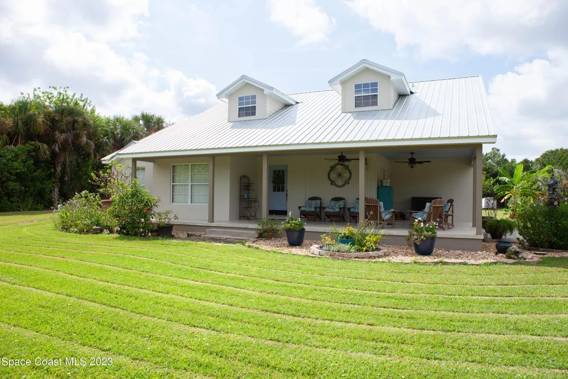 Photo of 2865 Lionel Road