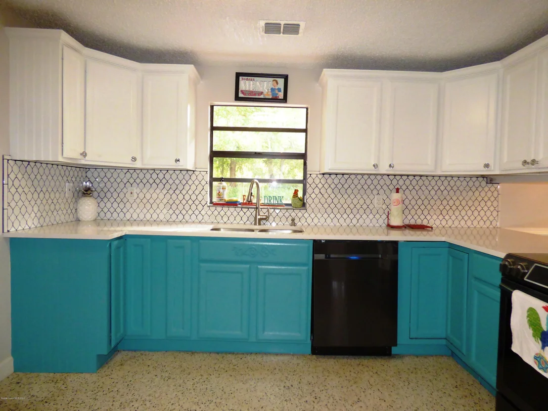 Photo of 6737 Sheridan Road