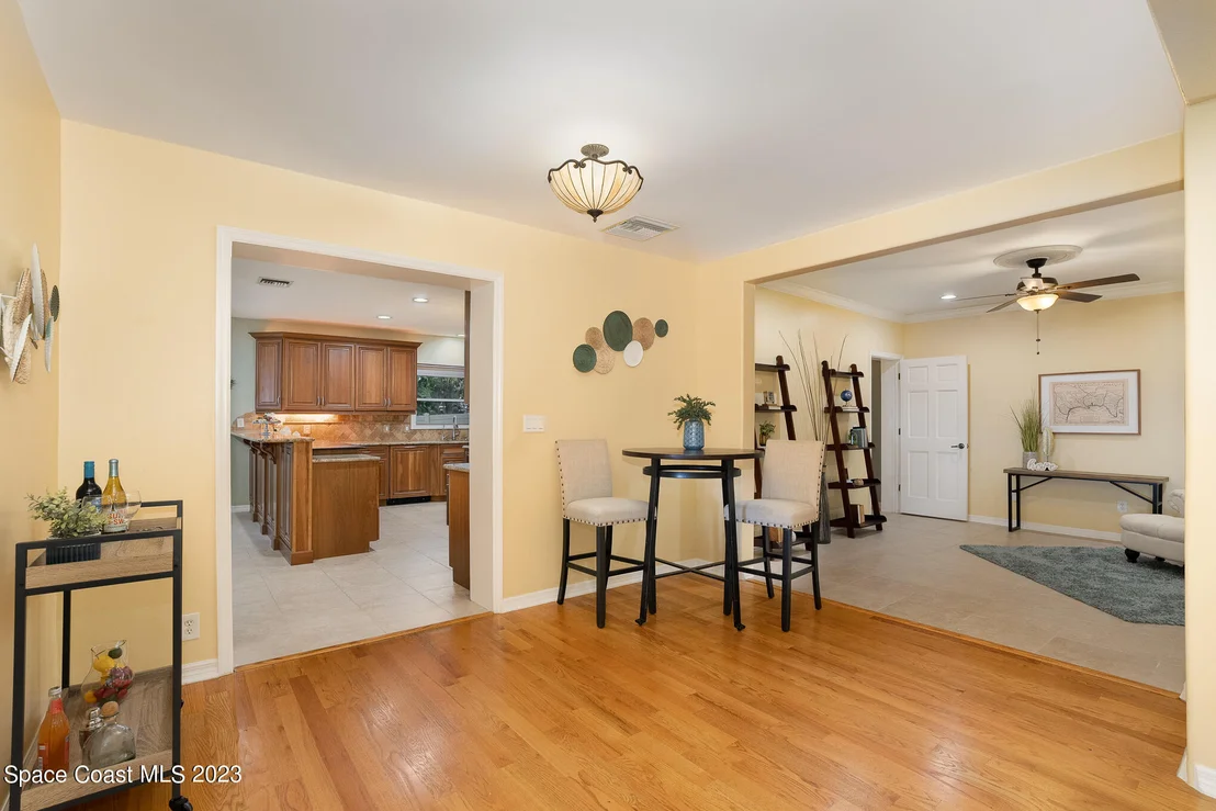 Photo of 1321 Pineapple Avenue
