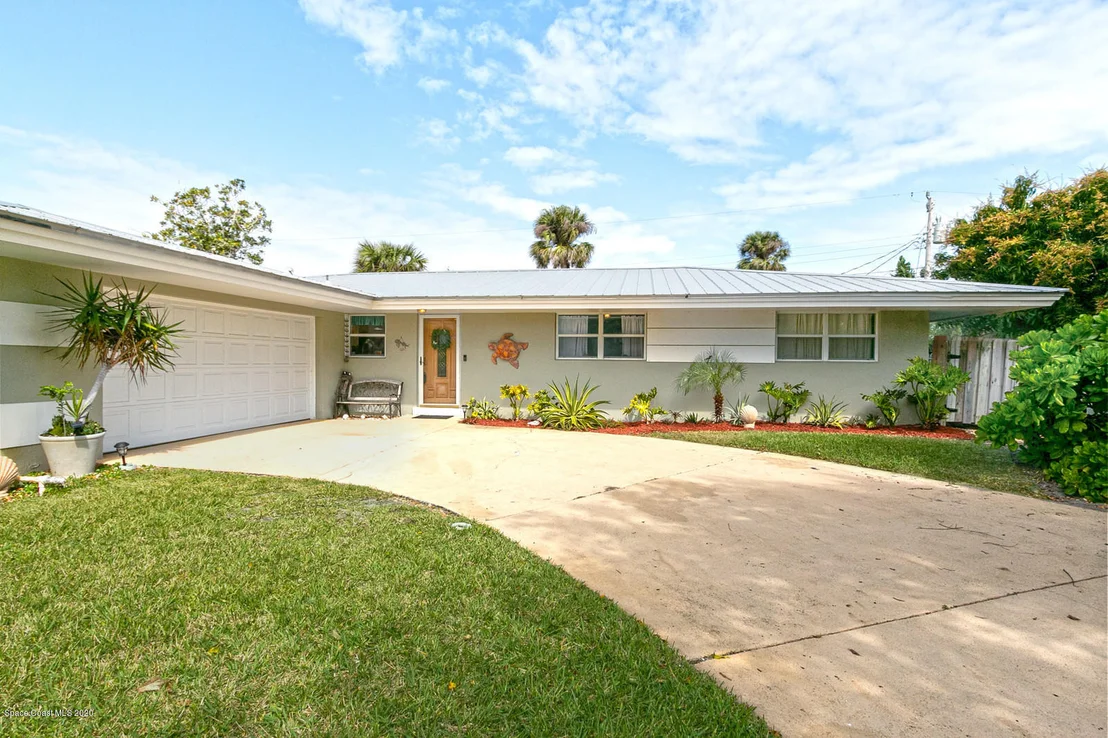 Photo of 570 Bahama Drive