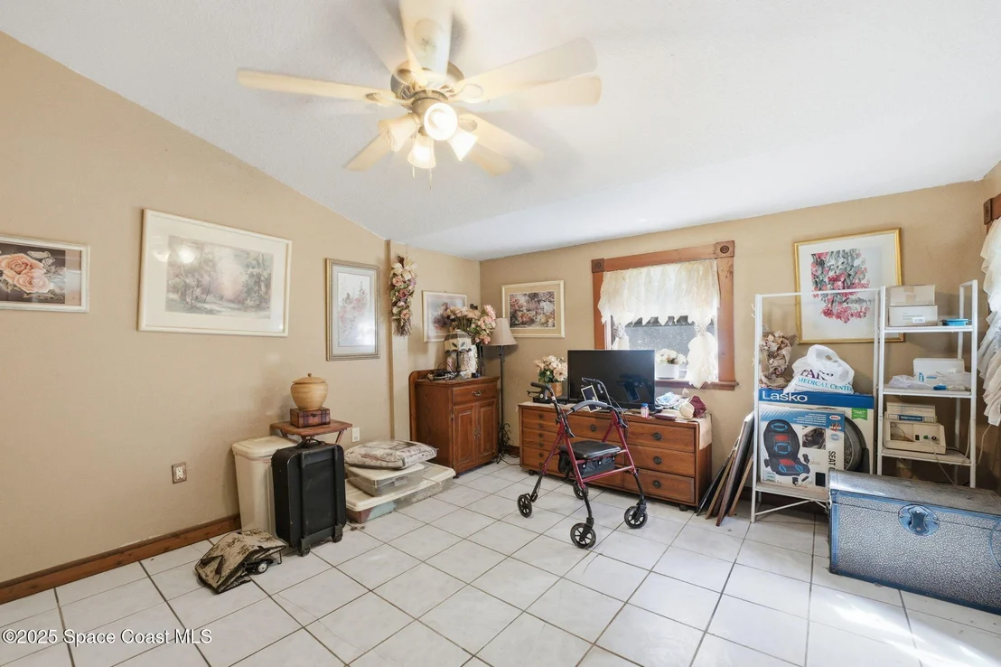 Photo of 2821&2825 Lionel Road
