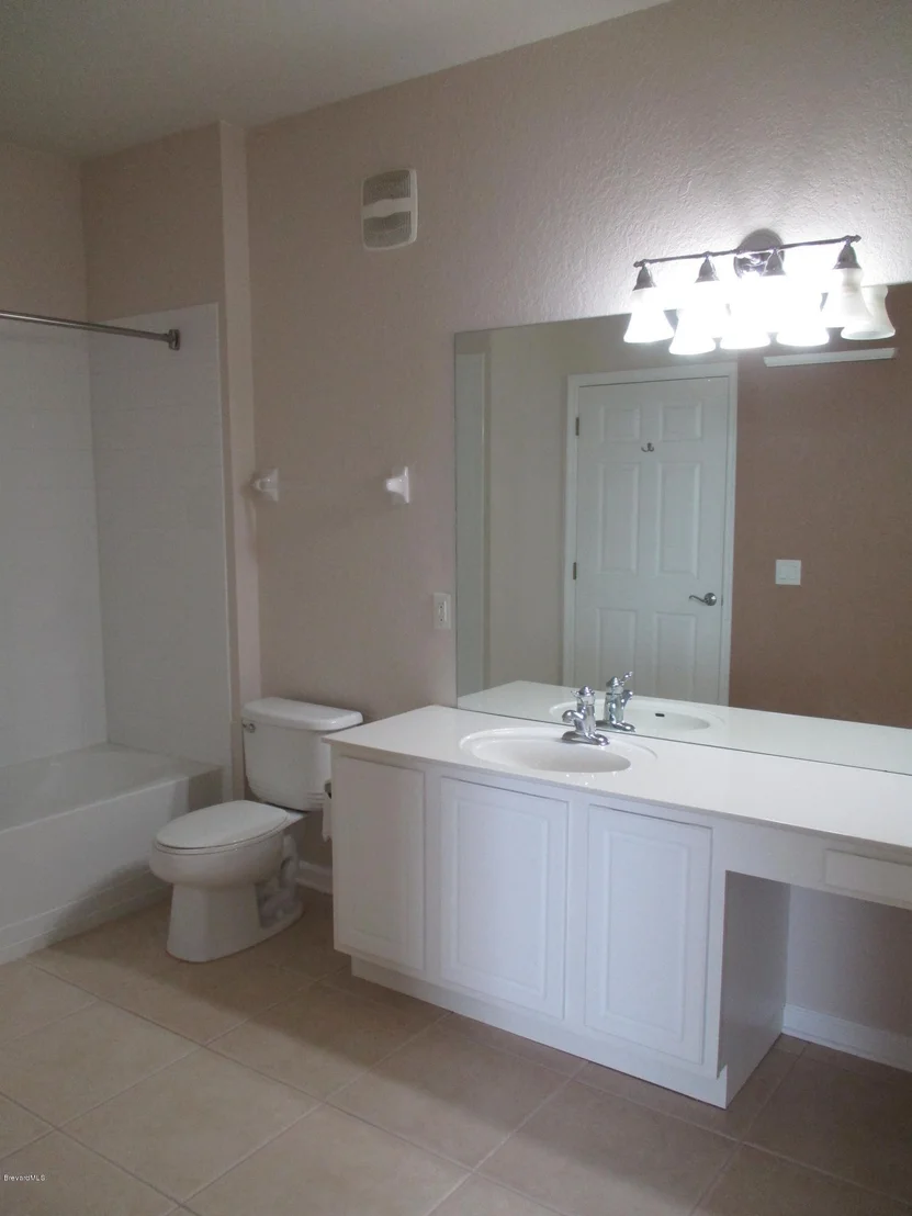 Photo of Unit 404 at 3848 Lexmark Lane