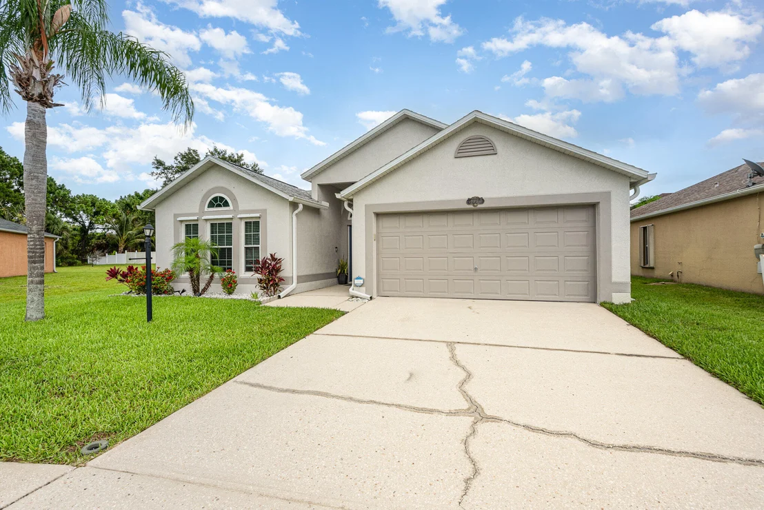 Photo of 1167 White Oak Circle