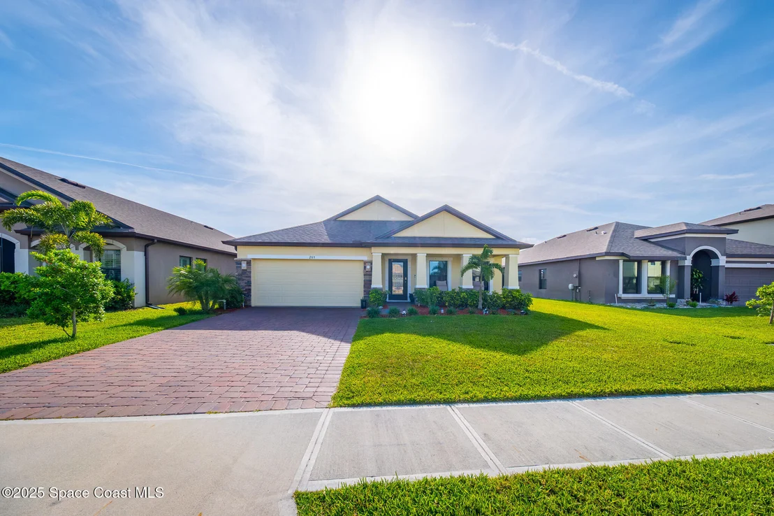 Photo of 289 Wiregrass Avenue