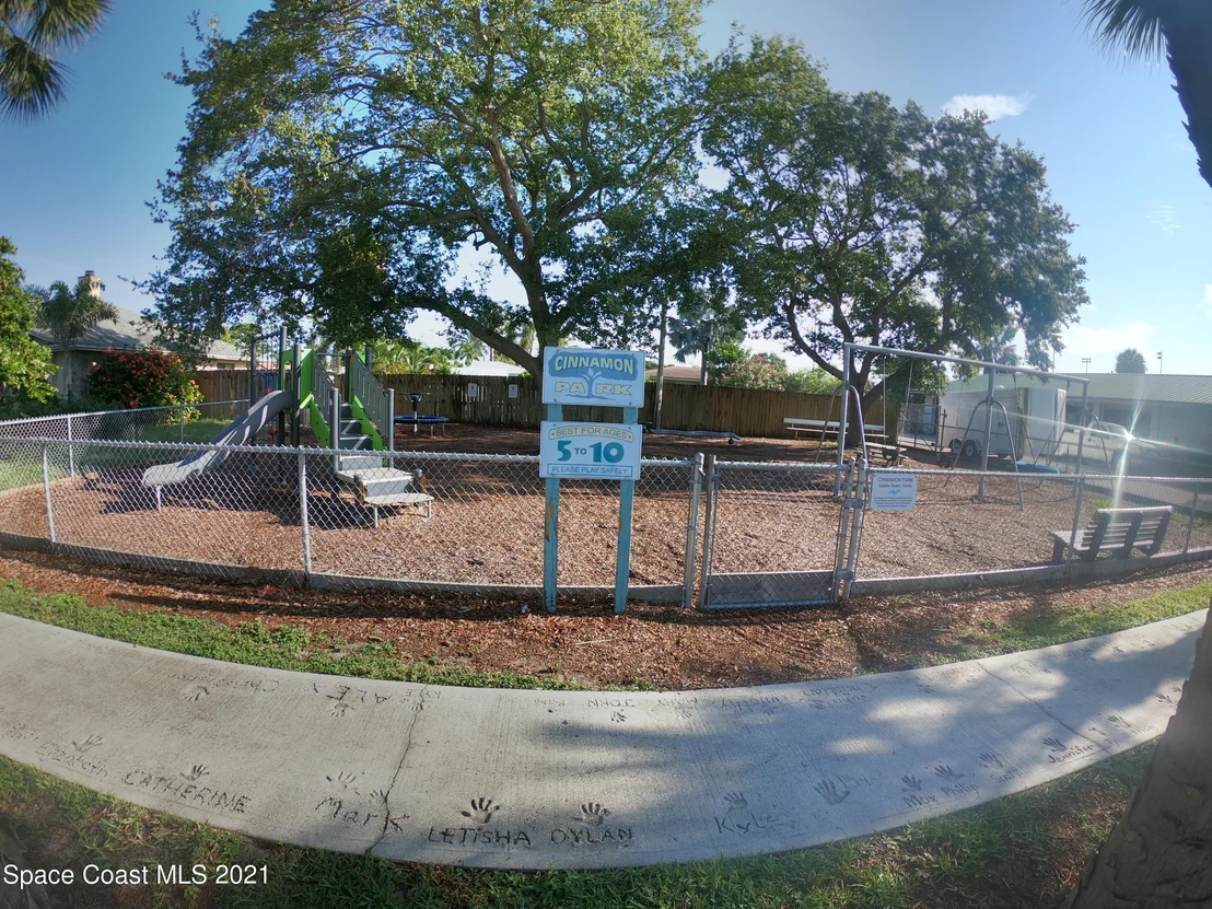 Photo of 555 Cinnamon Drive