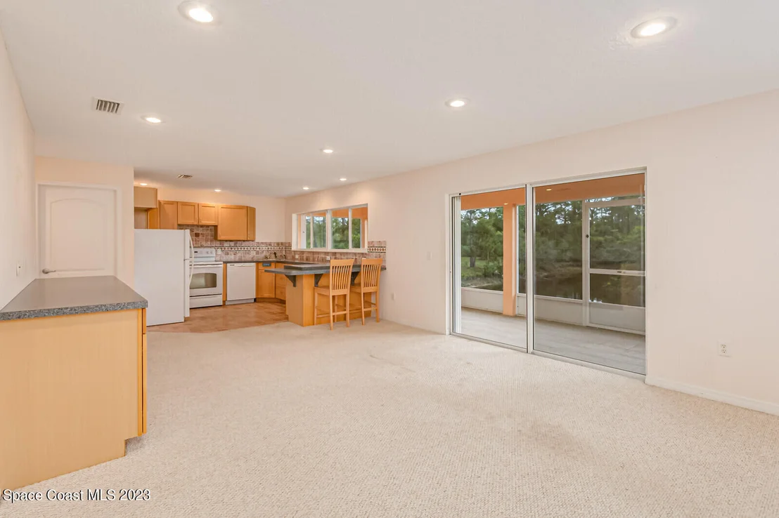 Photo of 2880 Grant Road