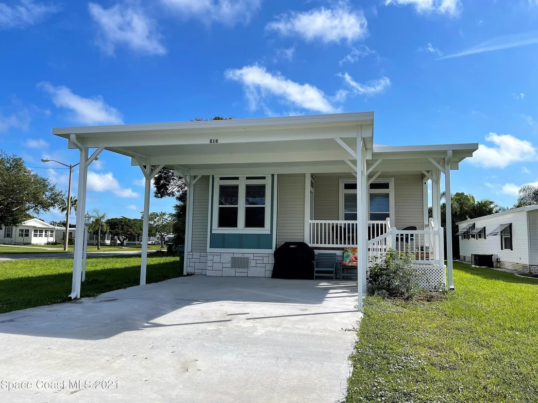 Photo of 816 Pinewood Boulevard