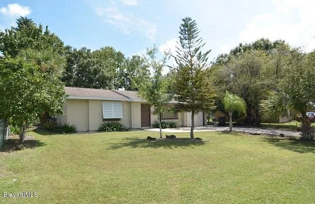 Photo of 1271 NE Mariposa Drive