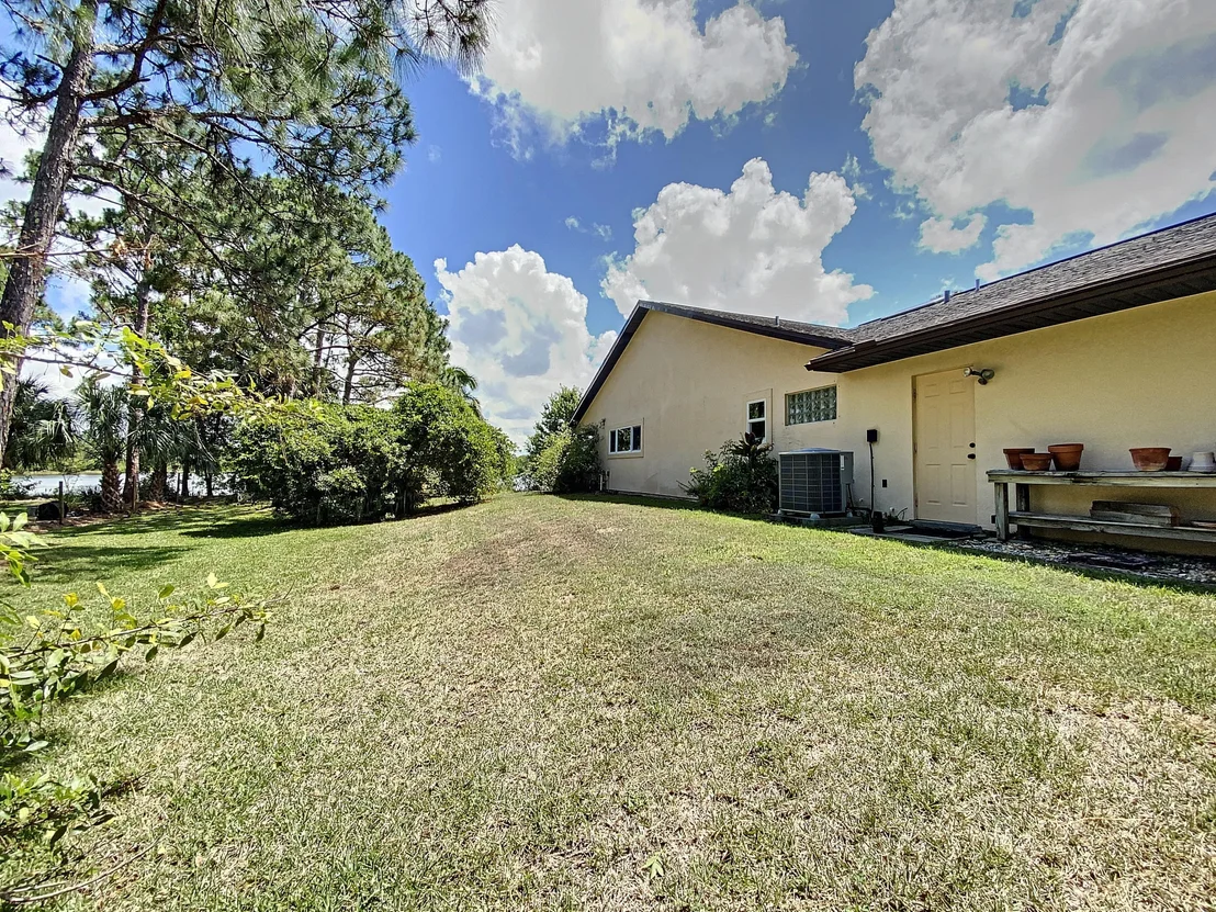 Photo of 1351 Grant Road