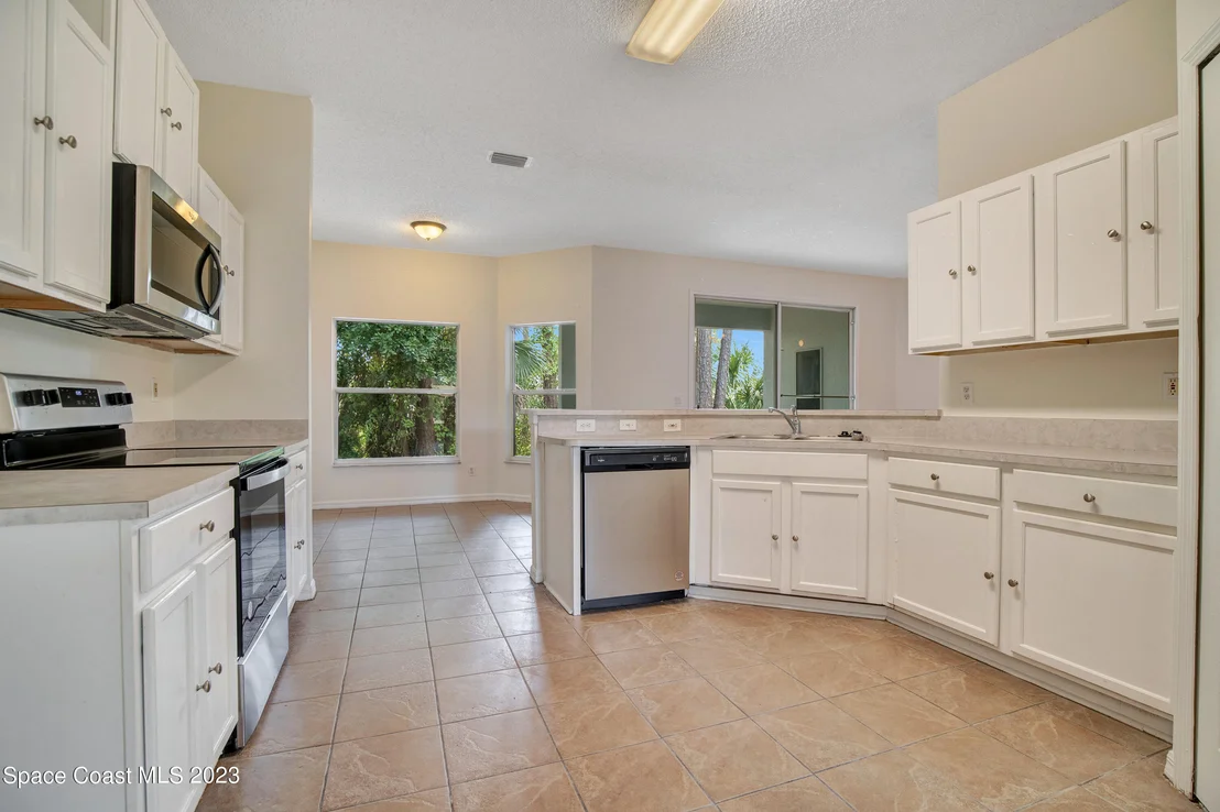 Photo of 6697 Cecil Road