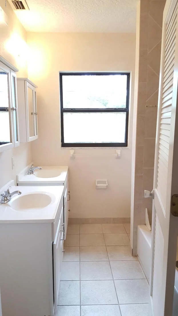 Photo of 2215 Clairemont Drive