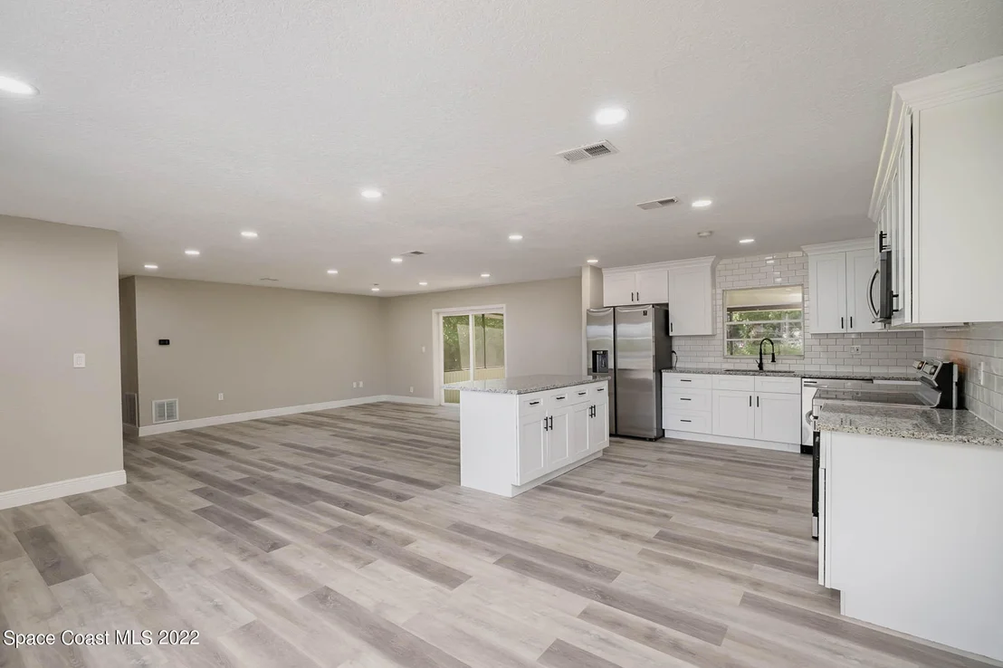 Photo of 5465 Curtis Boulevard