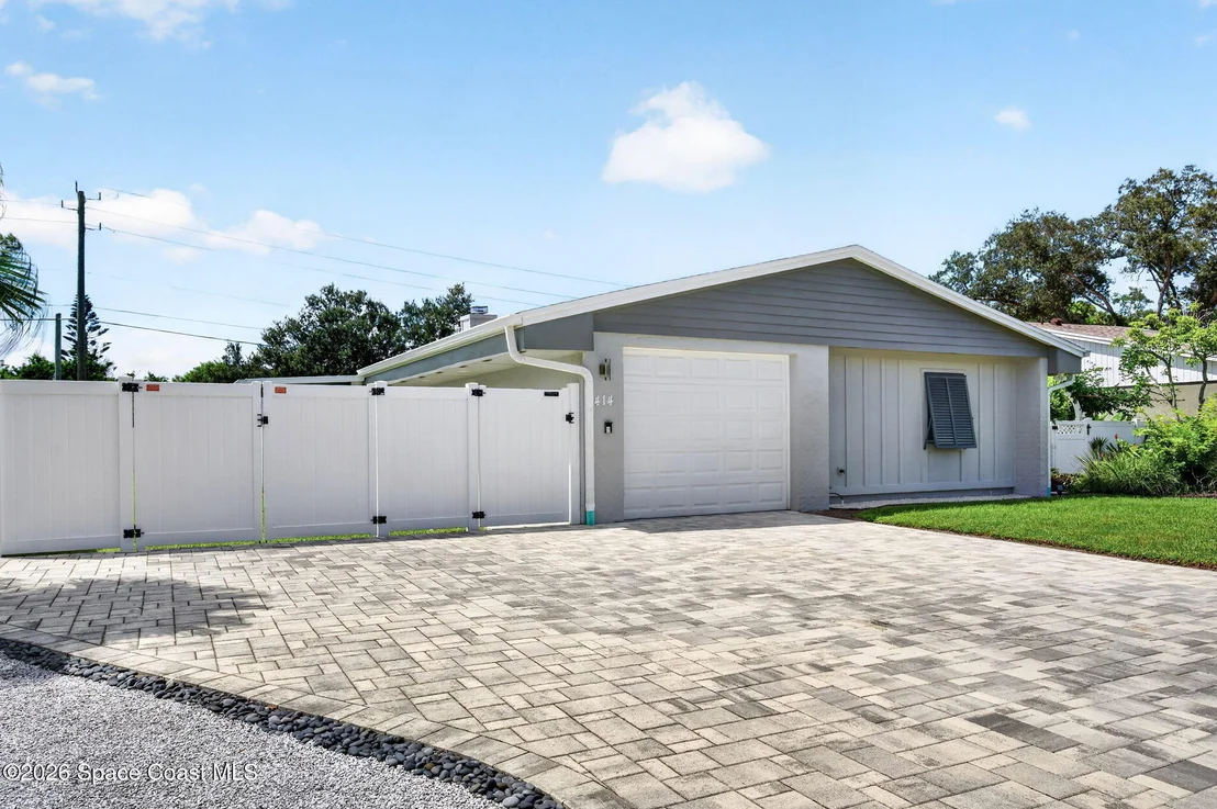 Photo of 414 Myrtlewood Road