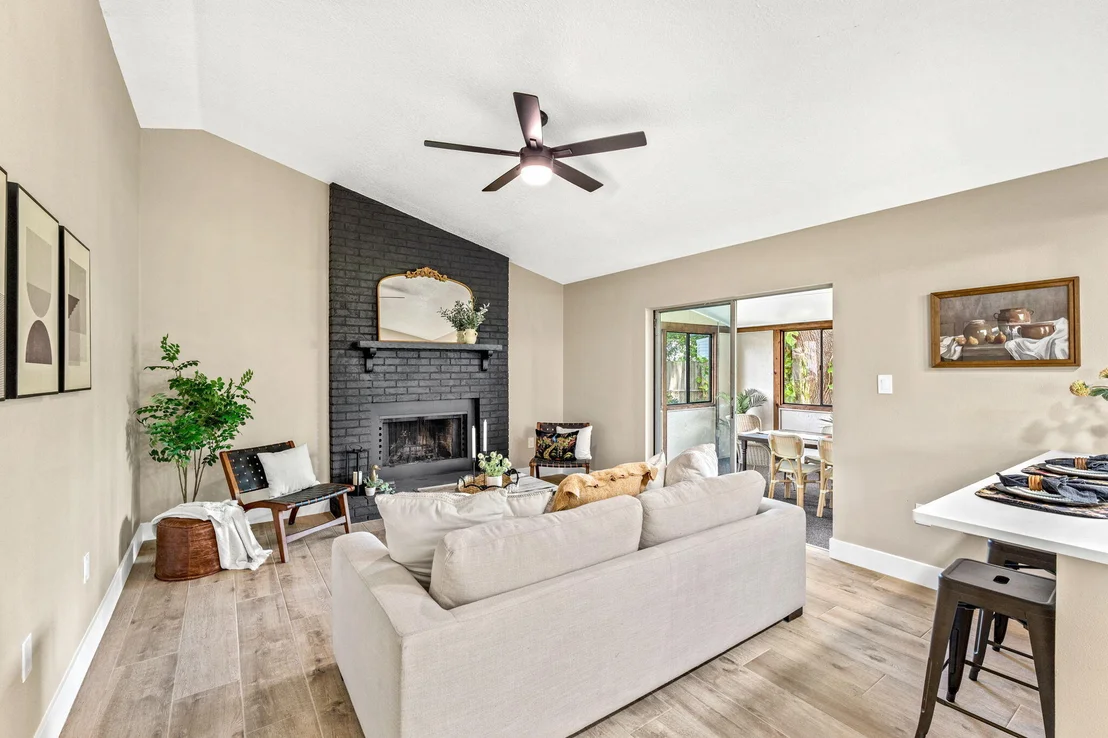 Photo of 4695 Robert Street