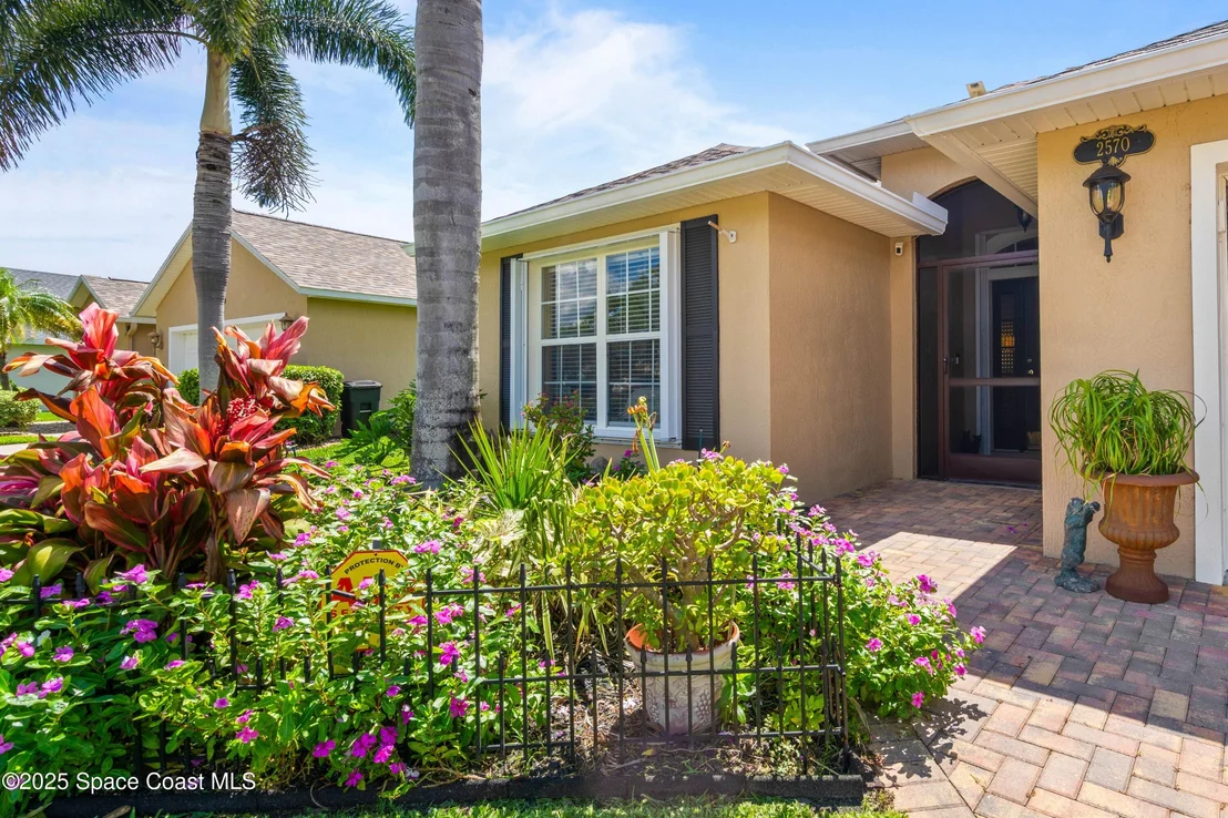 Photo of 2570 Stratford Pointe Drive