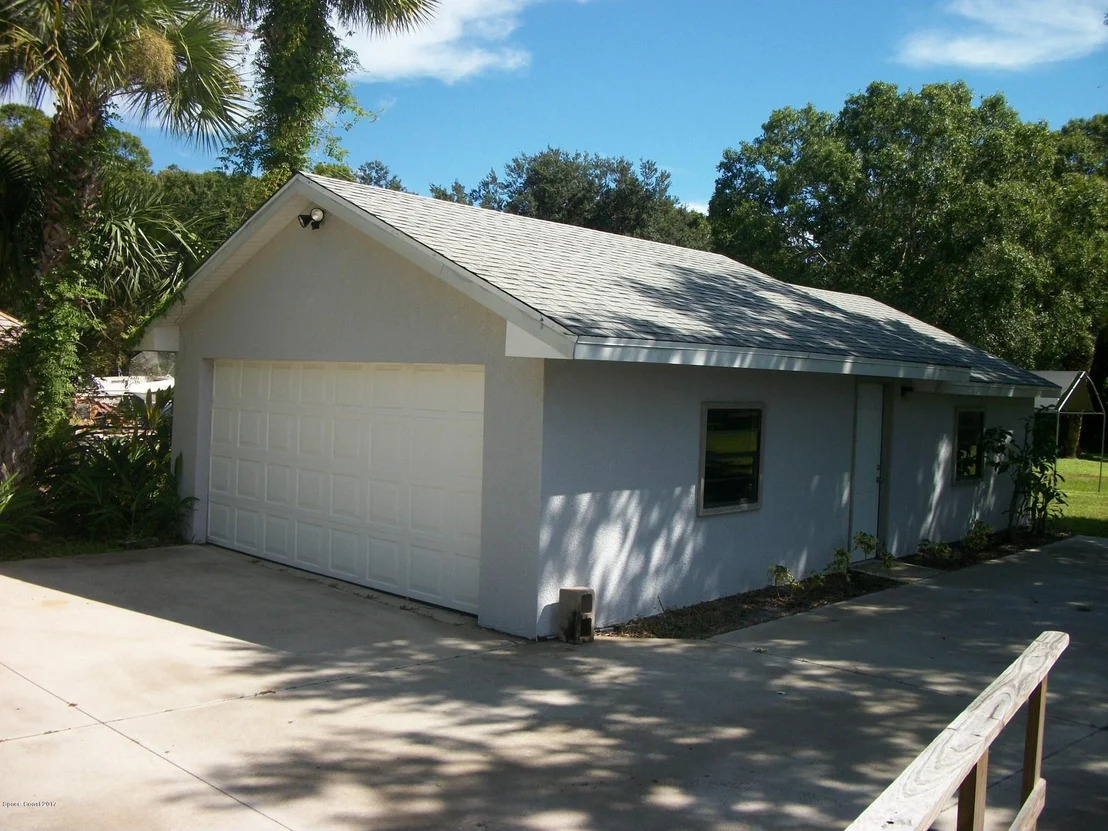 Photo of 1001 Knecht Road NE