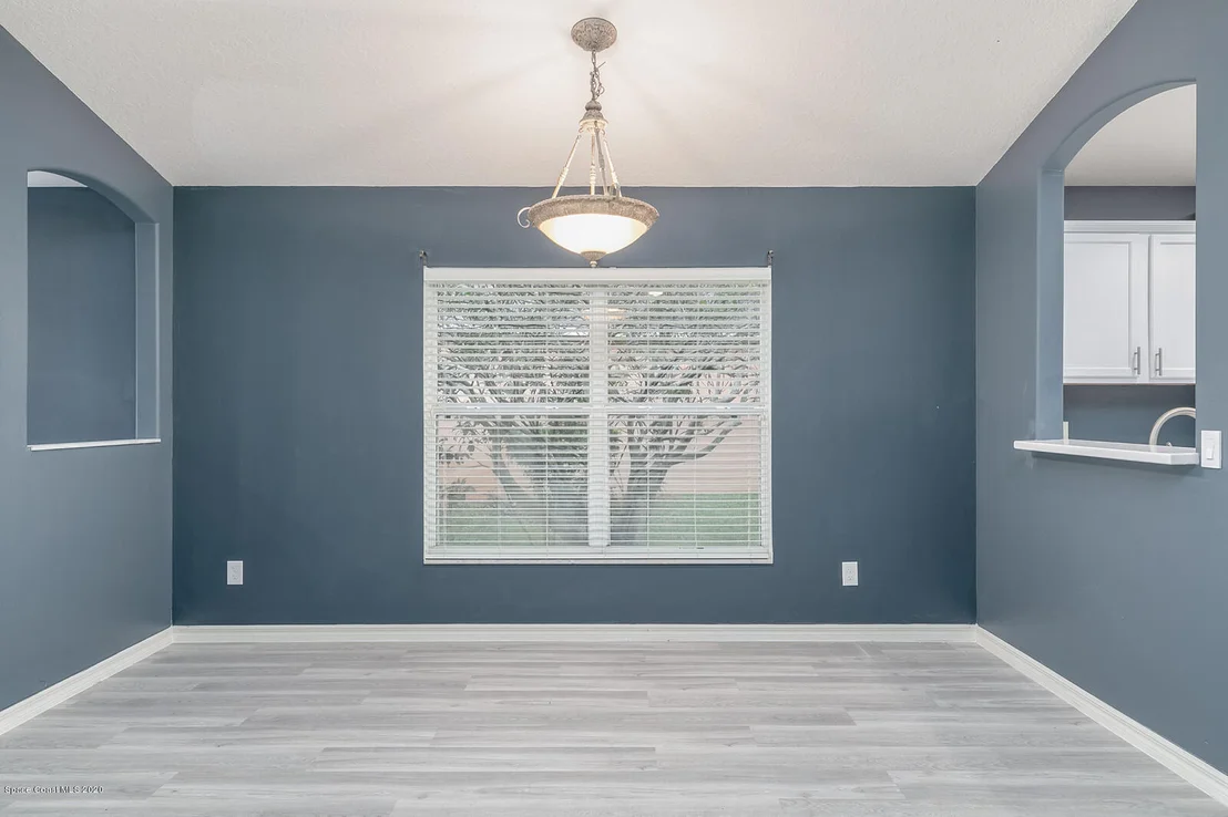 Photo of 895 Villa Drive