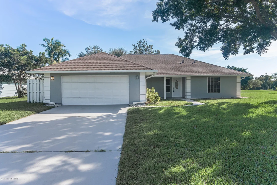 Photo of 550 Deerfield Drive