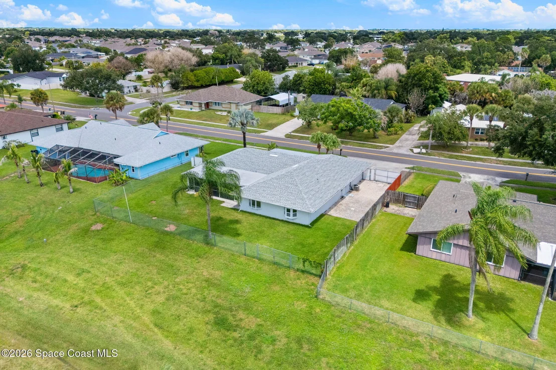 Photo of 1512 Meadowbrook Road NE