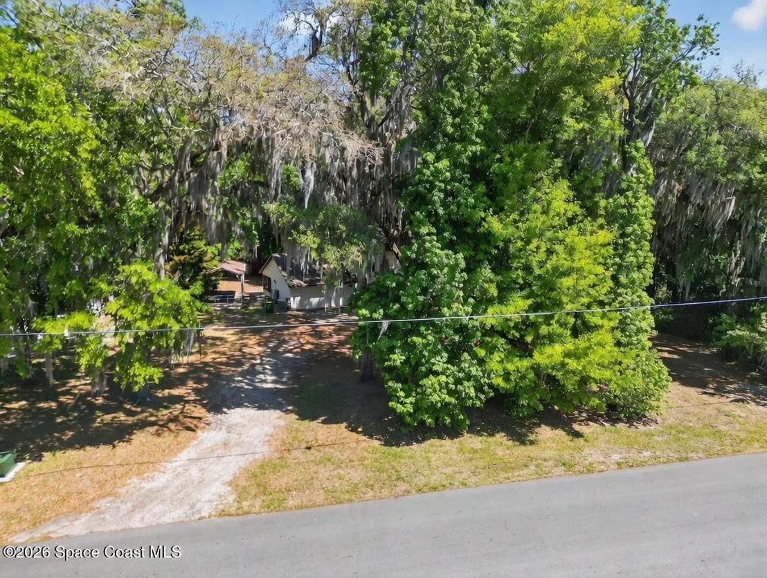 Photo of 3380 Lionel Road
