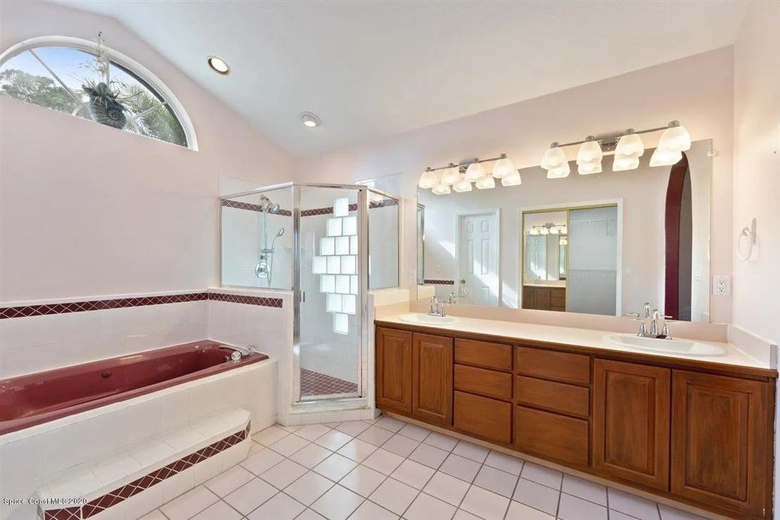 Photo of 984 Pelican Lane