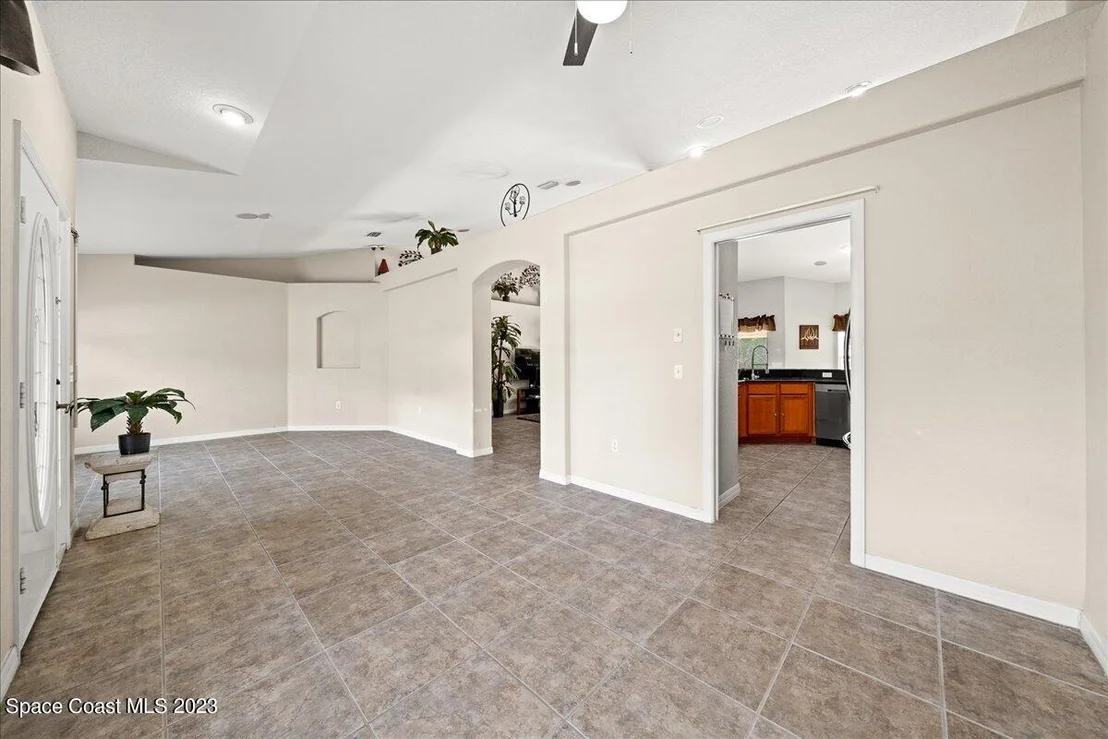 Photo of 704 La Veta Drive