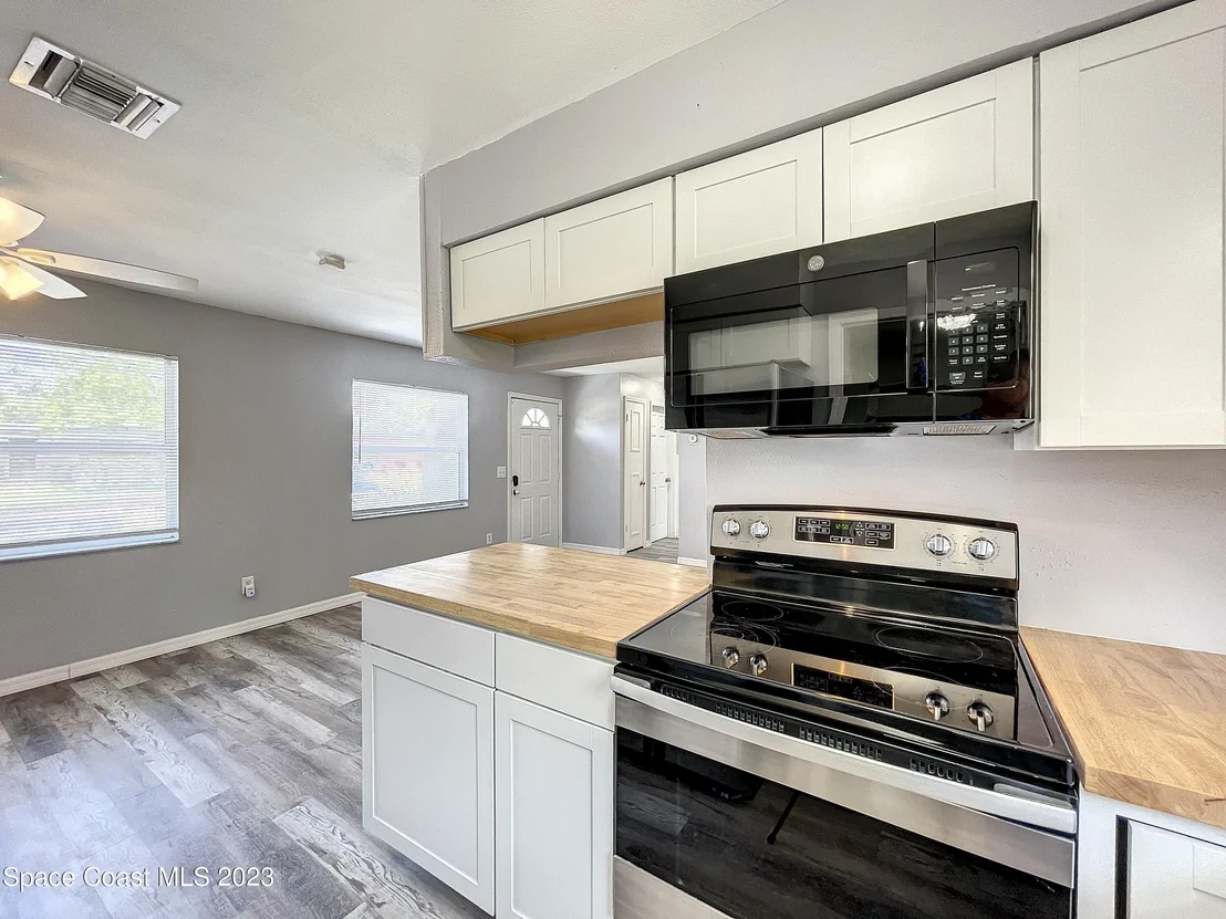 Photo of 993 Alsup Drive