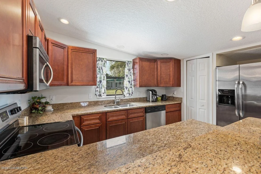 Photo of 817 Glenmore Circle