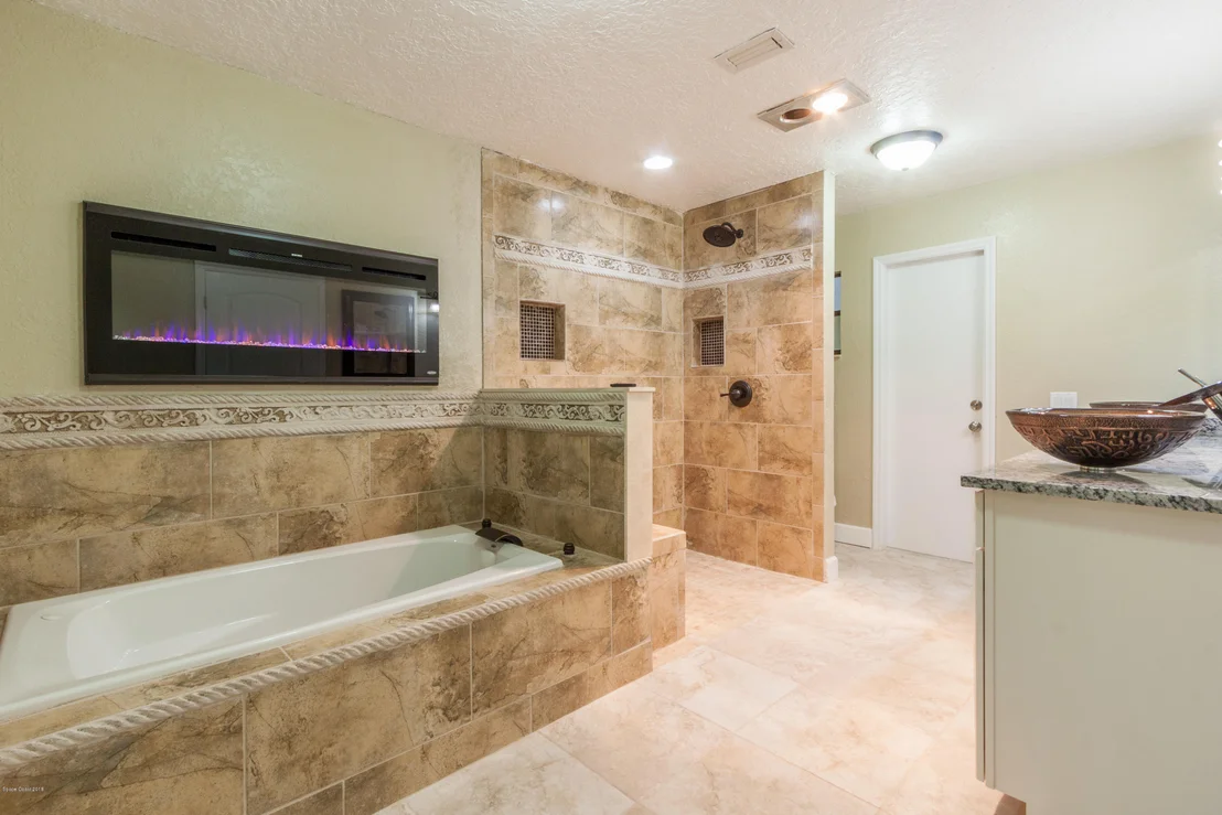 Photo of 8583 Sheridan Road