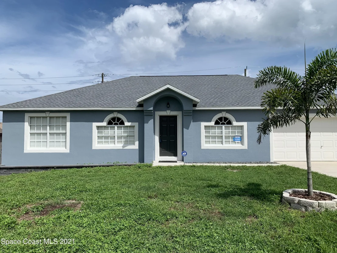 Photo of 721 Amor Drive