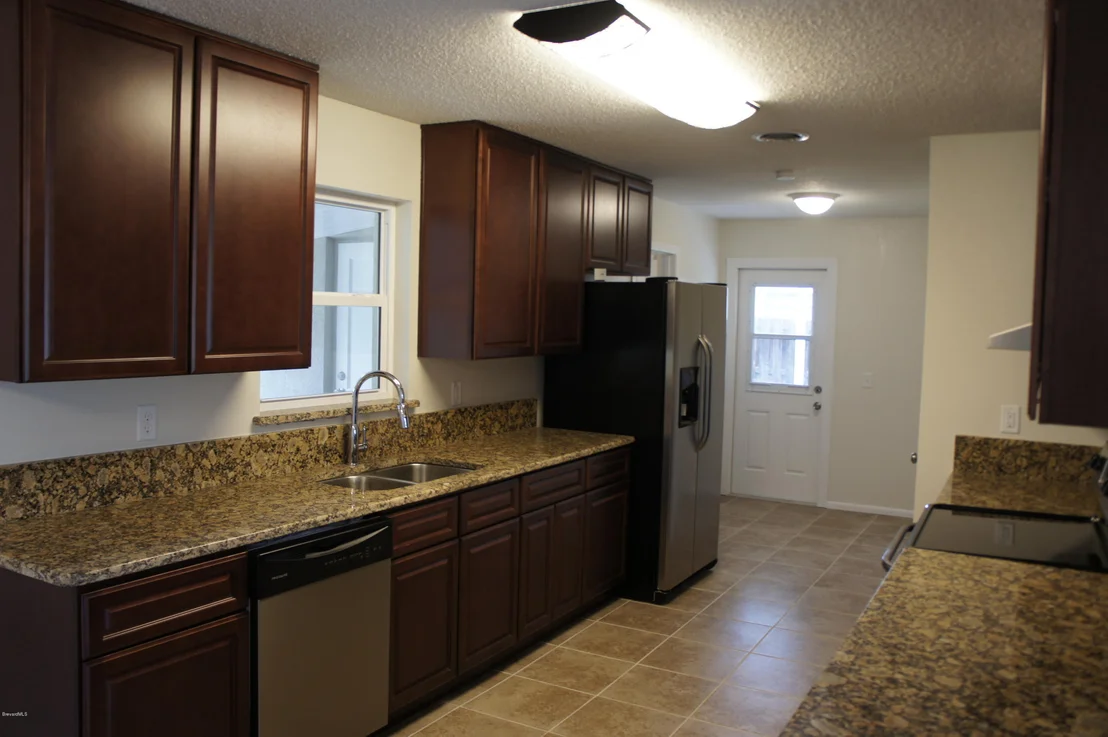 Photo of 566 W Cadillac Circle