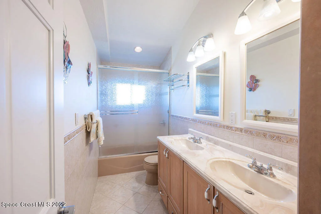 Photo of 460 Lanternback Island Drive