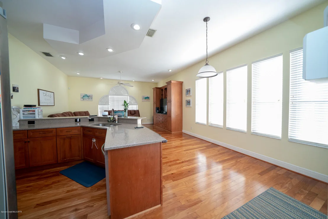 Photo of 973 Whisperoak Drive