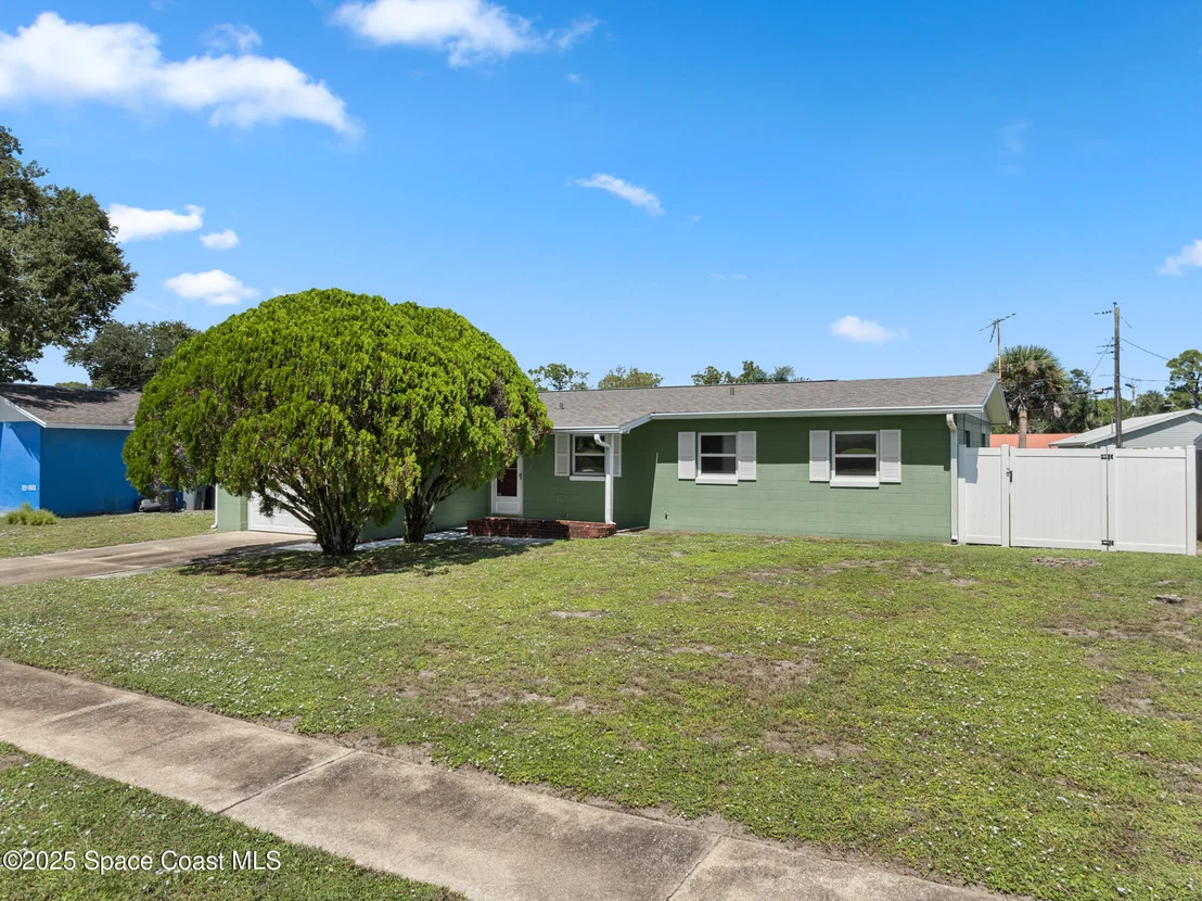 Photo of 350 Maple Place