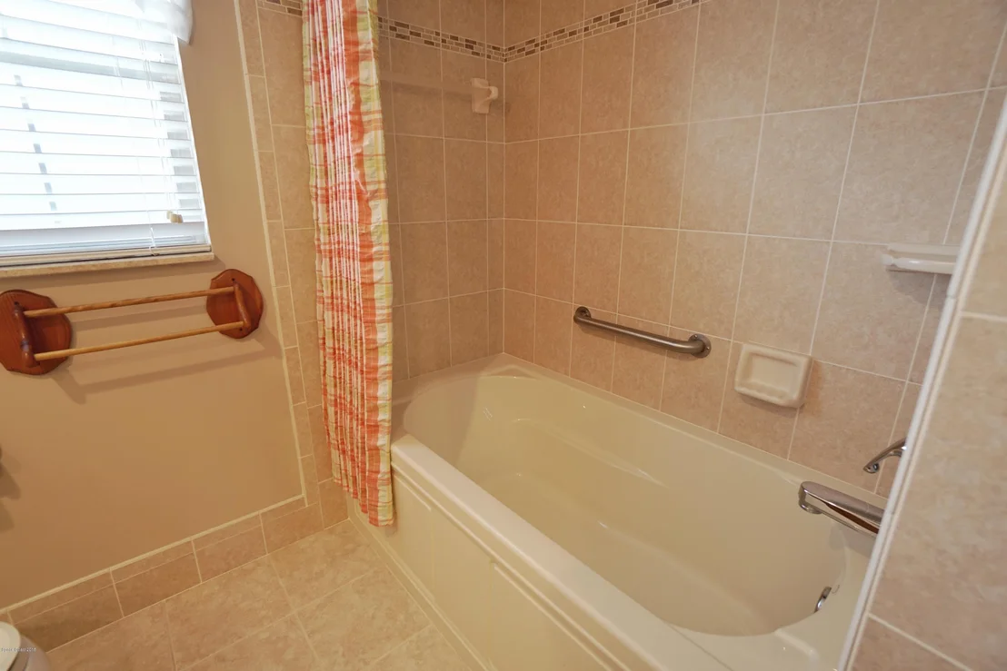 Photo of 913 Kings Post Road