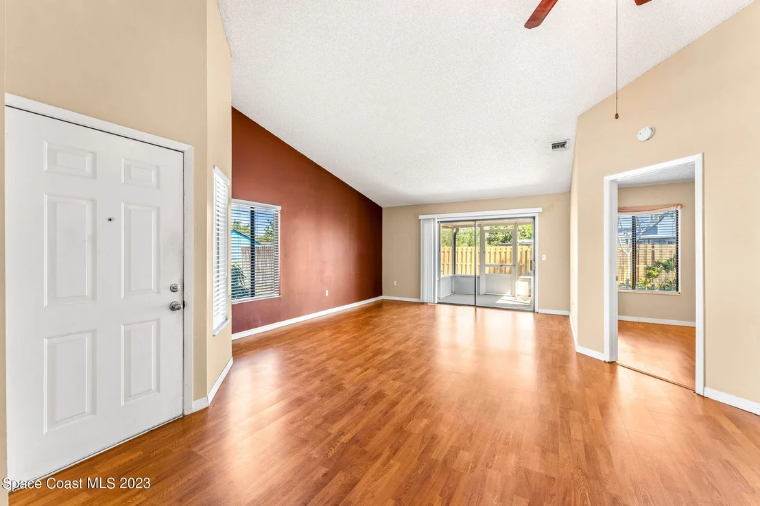 Photo of 770 White Pine Avenue