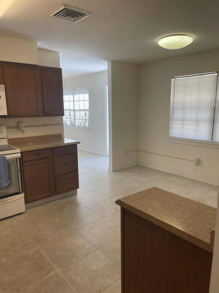 Photo of 2460 Victor Road