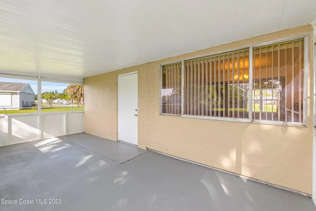 Photo of 1384 Ethel Circle NE